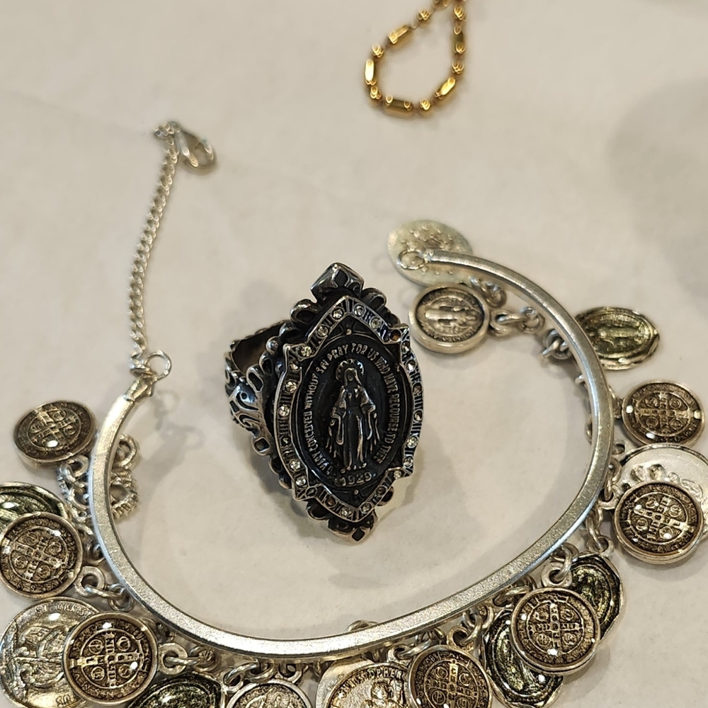 Silver Ring - Picture 3 of 11